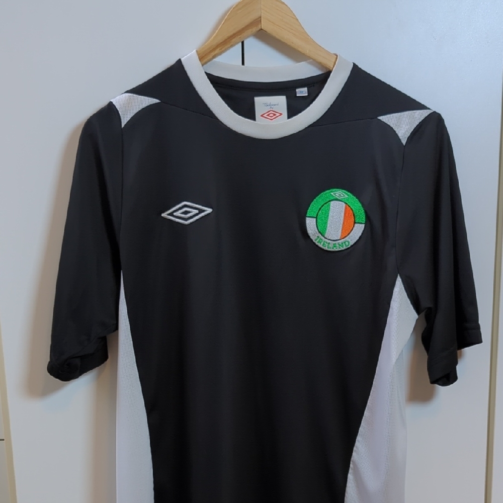 Umbro Ireland Soccer Jersey Black Men's S